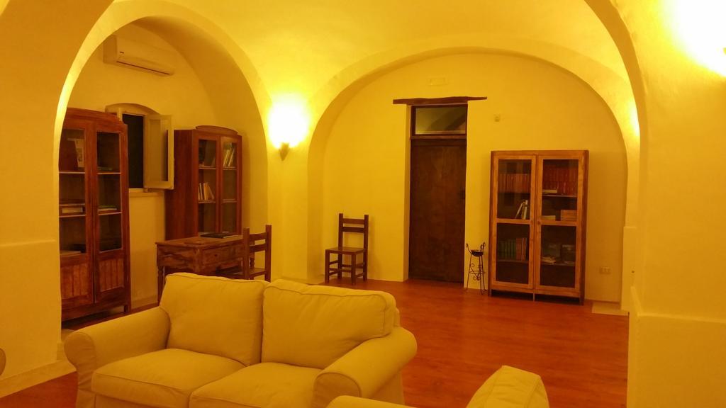 Posta Santa Croce Villa Bisceglie Exterior foto